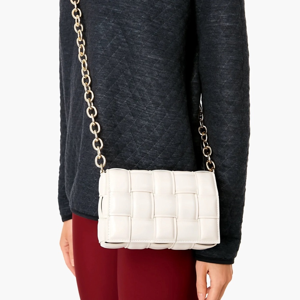 Urban Expressions Holden Woven Crossbody Bag in Oatmilk